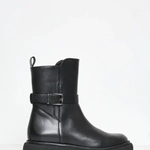 Carmens Sophie Brace anfibio nero con fibbia